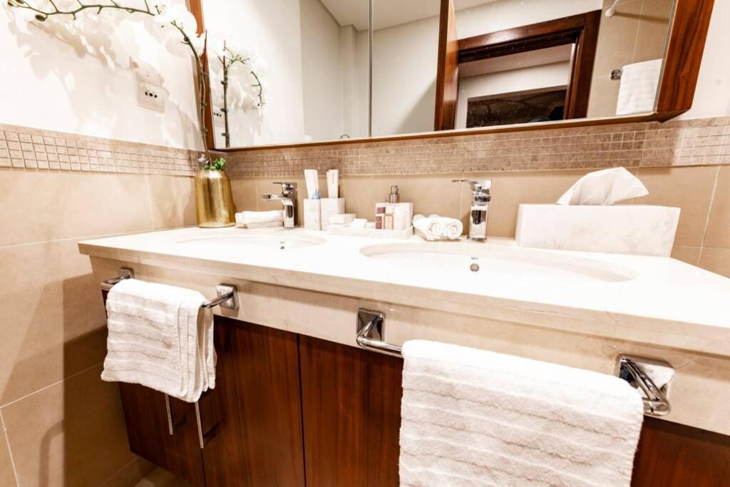 דובאי First Class 3Br With Full Burj Khalifa And Fountain View מראה חיצוני תמונה